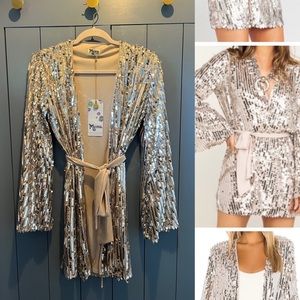 Show Me Your Mumu Giselle Kimono
Dress - in Platinum Party Sequins - XS size
